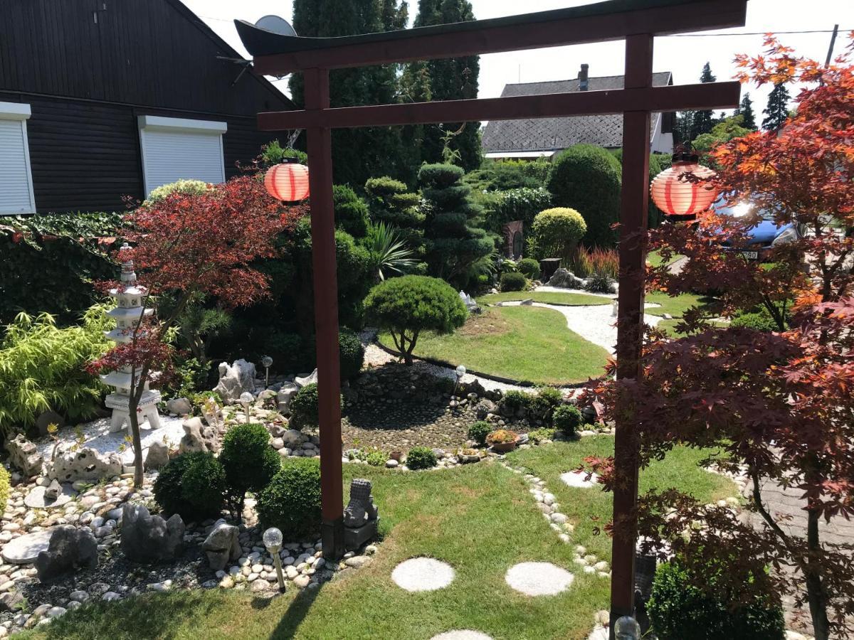 Nyaralo Japankerttel - Apartment With Japanese Garden Balatonmáriafürdő Екстериор снимка
